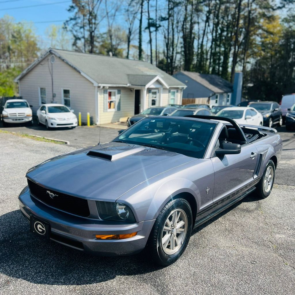 2006_Ford_Mustang_020