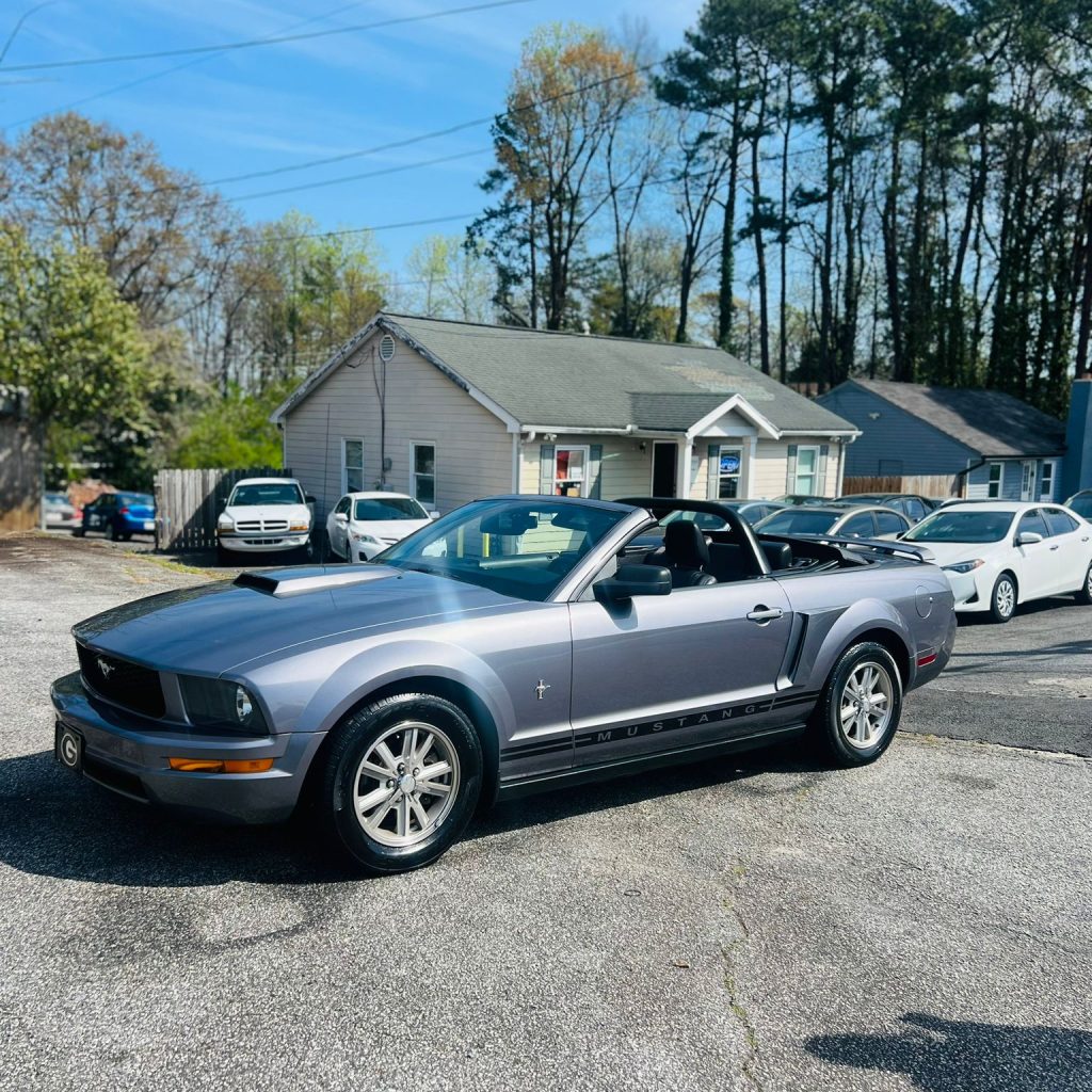 2006_Ford_Mustang_023