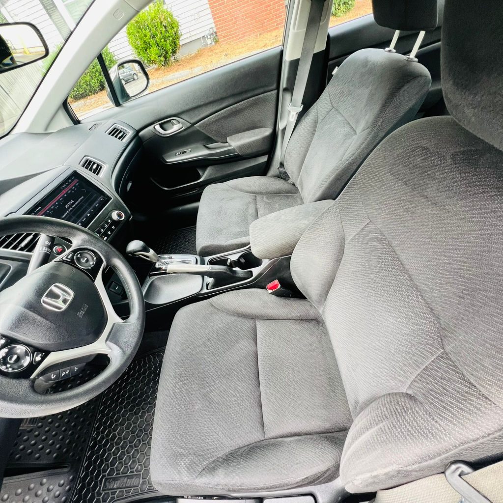 2013_Honda_Civic_011