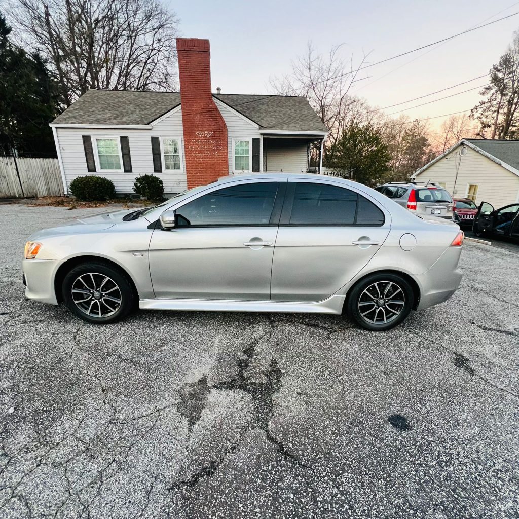 2017_Mitsubishi_Lancer_002