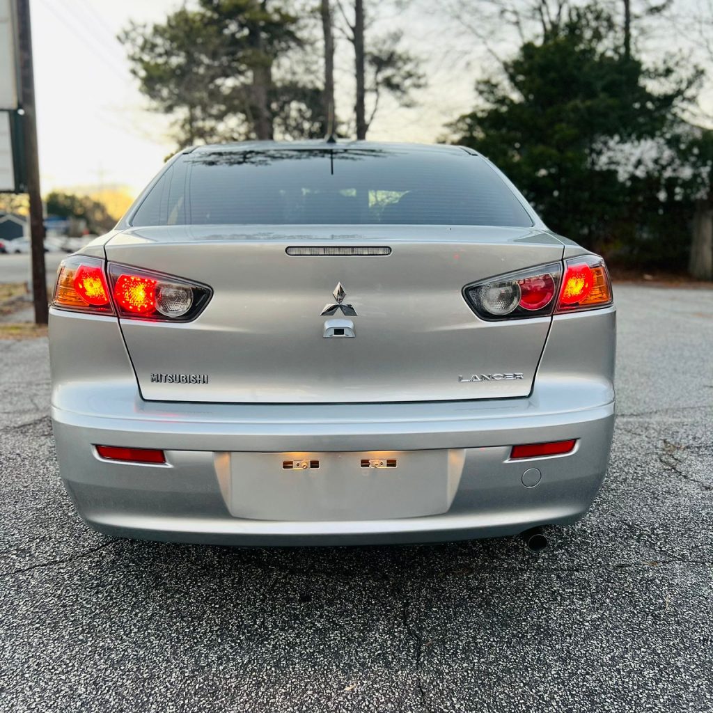 2017_Mitsubishi_Lancer_004