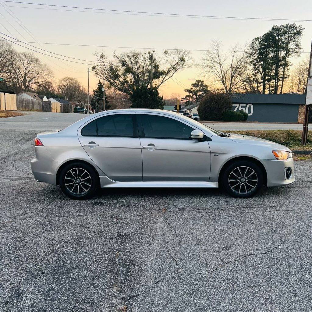 2017_Mitsubishi_Lancer_006