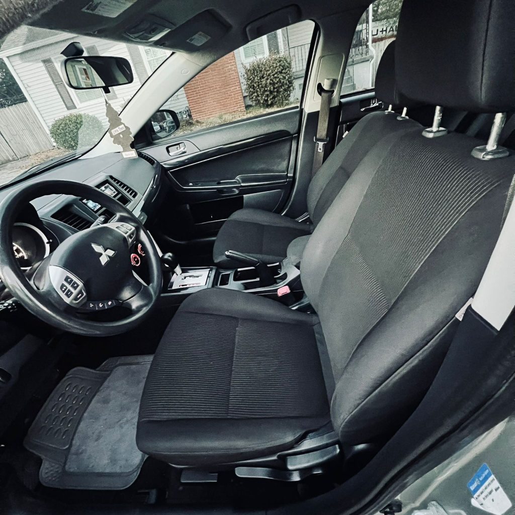 2017_Mitsubishi_Lancer_010