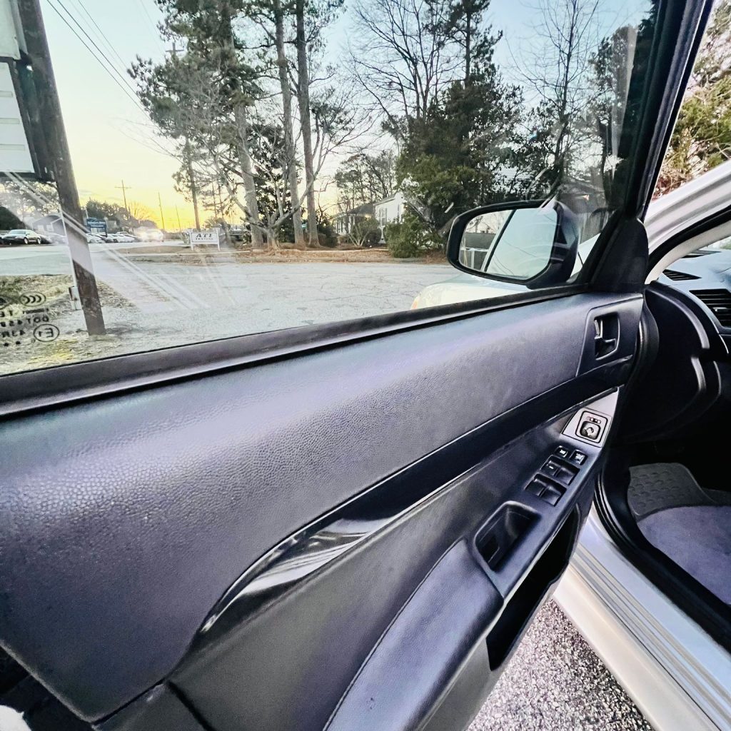 2017_Mitsubishi_Lancer_011