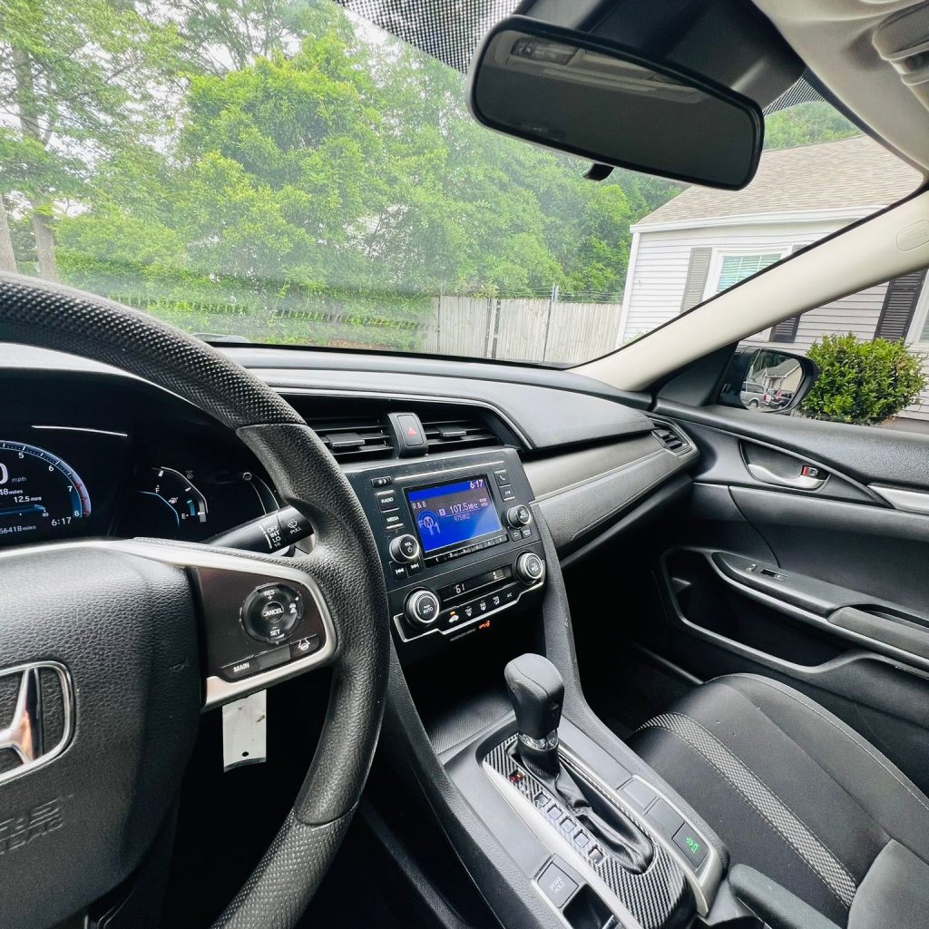 2019_Honda_Civic_013